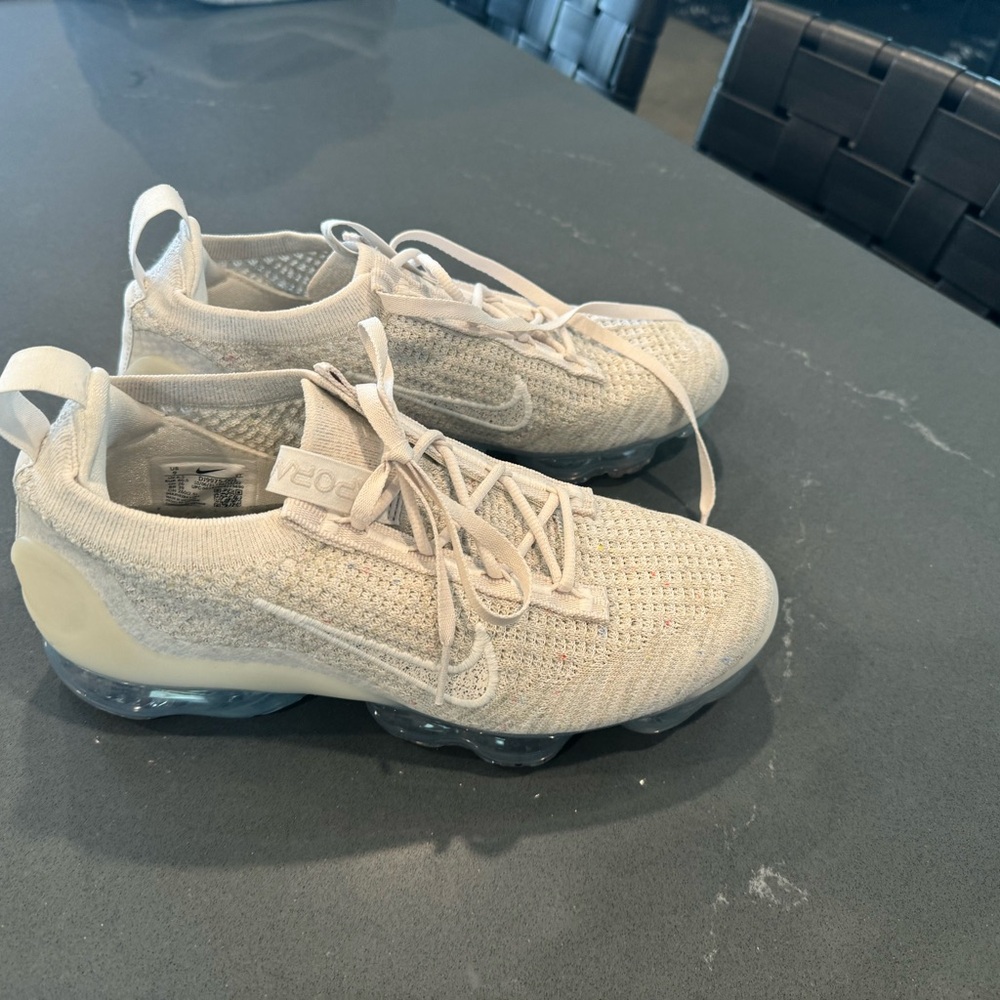 Only worn once Nike Vapormax.